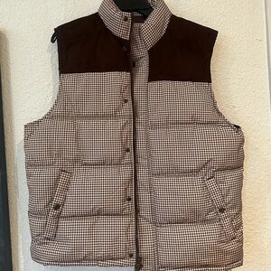 Men's Brown color lightweight puffer vest short sleeve (L)